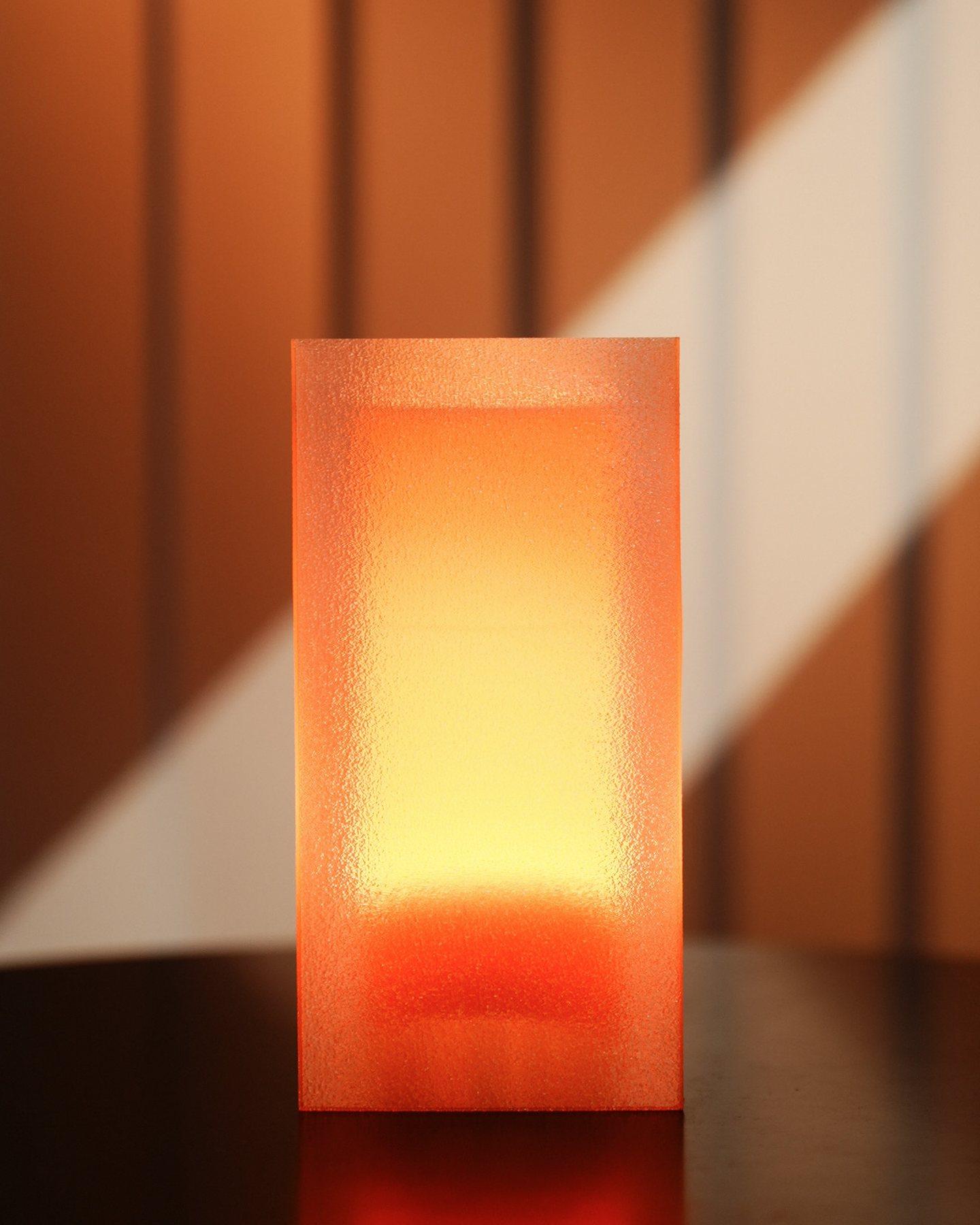 Cryo-Core khi bật đèn
